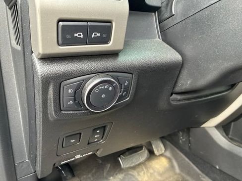 Used 2020 Ford F250 Lariat w/ Lariat Ultimate Package AWD/4WD image 12
