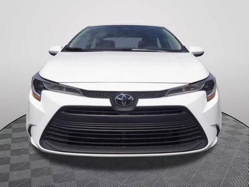 Used 2024 Toyota Corolla LE FWD image 5