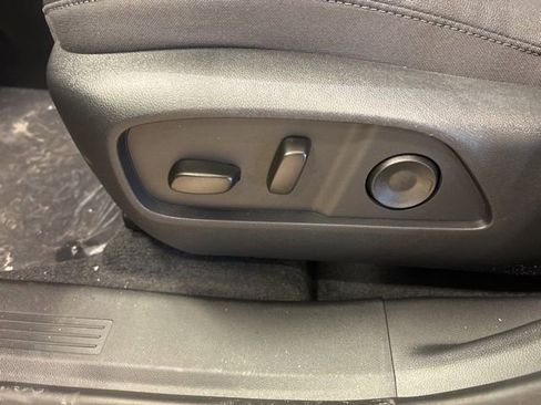 New 2026 Chevrolet Equinox LT w/ Convenience Package II image 37