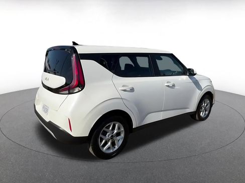 Used 2025 Kia Soul LX w/ LX Technology Package FWD image 15