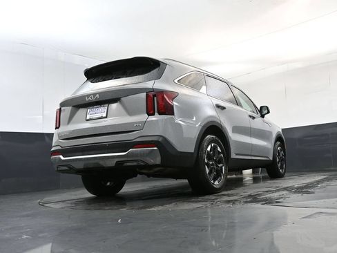 Used 2024 Kia Sorento S w/ Panoramic Sunroof Package AWD/4WD image 23