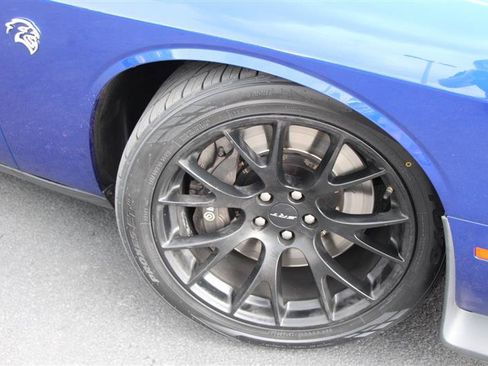 Used 2019 Dodge Challenger SRT Hellcat RWD image 24