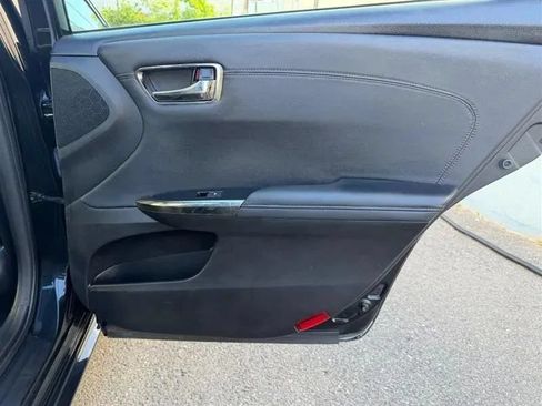 Used 2013 Toyota Avalon XLE Touring FWD image 46