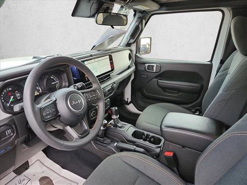 Used 2024 Jeep Wrangler Sport S image 11