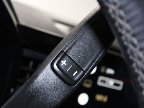 Used 2022 GMC Sierra 1500 SLE AWD/4WD image 38