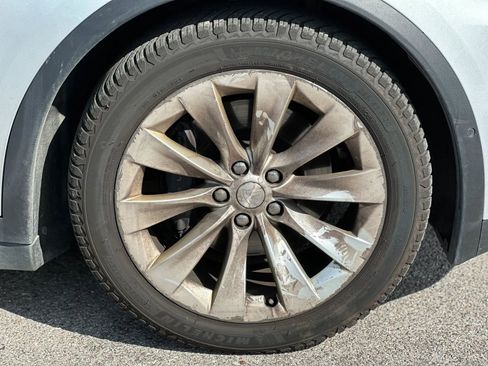 Used 2018 Tesla Model X 100D AWD/4WD image 36