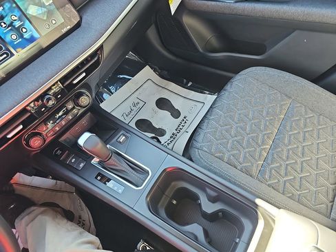 New 2026 Nissan Kicks SV w/ Charging Package image 27