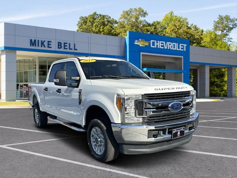 Used 2017 Ford F250 XLT image 1