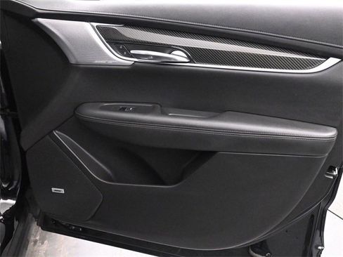 Used 2022 Cadillac XT6 Sport w/ LPO, ONYX Package image 19