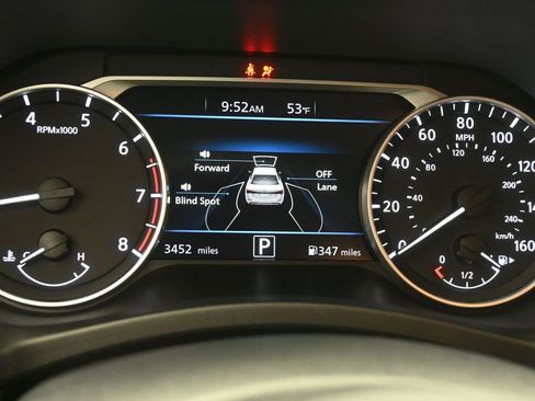 Certified 2025 Nissan Sentra SV image 8