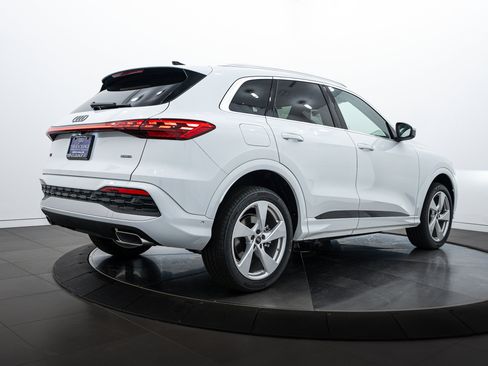 New 2025 Audi Q5 Premium Plus image 4