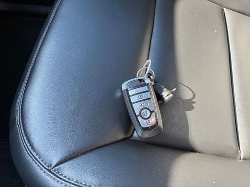 Used 2024 Ford Explorer XLT w/ Equipment Group 202A RWD image 18