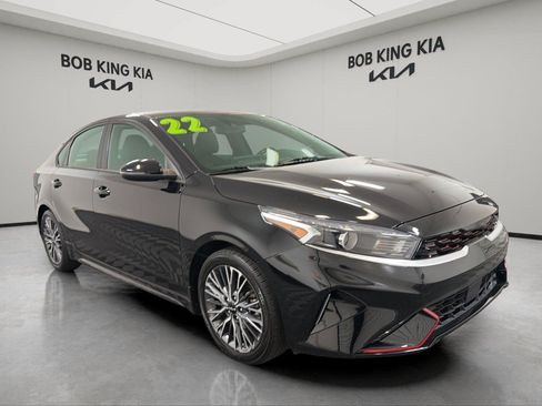 Used 2022 Kia Forte GT-Line w/ GT-Line Premium Package FWD image 7