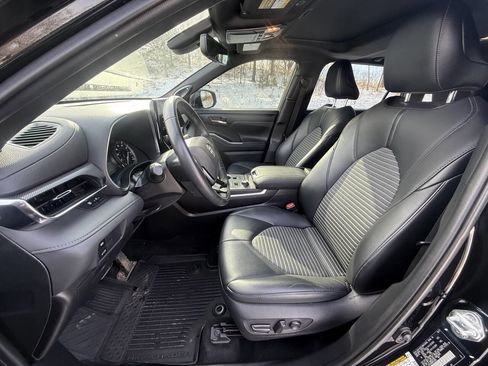 Used 2021 Toyota Highlander XSE image 8