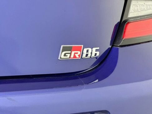 Used 2023 Toyota GR86 RWD image 10