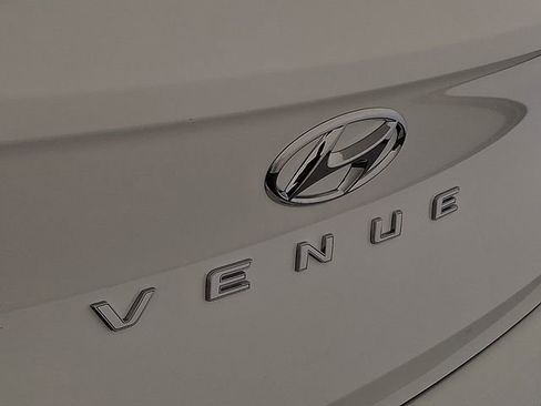 New 2026 Hyundai Venue SE FWD image 21
