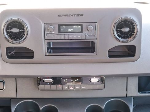 Used 2025 Mercedes-Benz Sprinter 2500 image 12