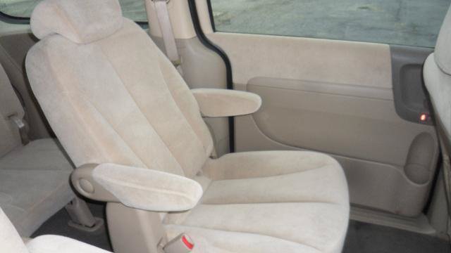 Used 2008 Kia Sedona LX FWD image 13