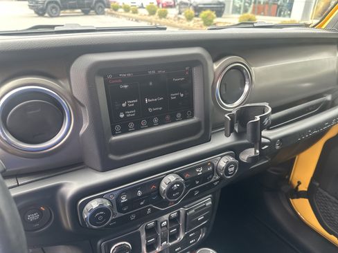 Used 2019 Jeep Wrangler Unlimited Rubicon w/ Cold Weather Group AWD/4WD image 39