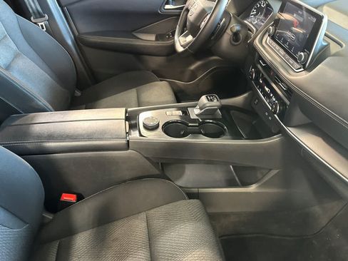 Certified 2025 Nissan Rogue SV AWD/4WD image 18
