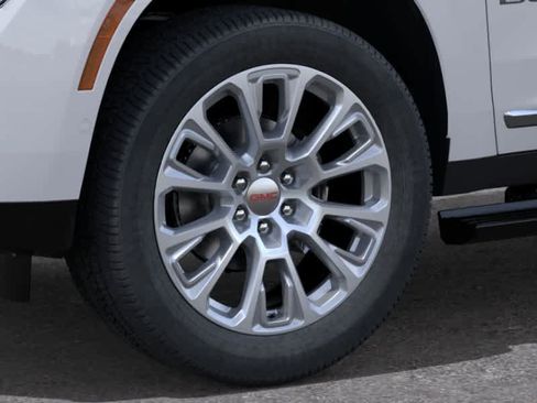 New 2026 GMC Yukon Denali w/ Denali Reserve Package AWD/4WD image 9