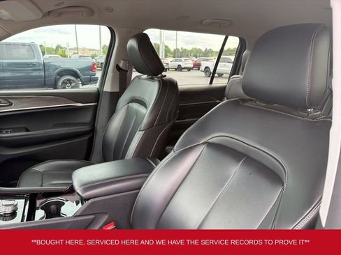 Used 2023 Jeep Grand Cherokee L Limited w/ Black Appearance Package RWD image 10