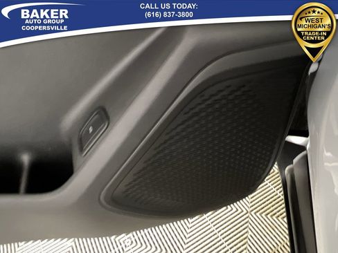 Certified 2025 Chevrolet Traverse LT w/ Sun and Wheel Package image 25