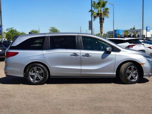 Used 2024 Honda Odyssey EX image 3