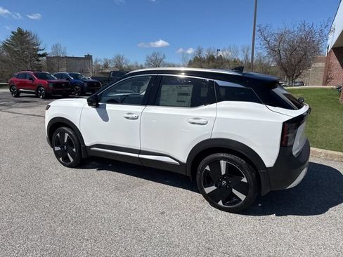 New 2026 Nissan Kicks SR w/ SR Premium Package AWD/4WD image 36