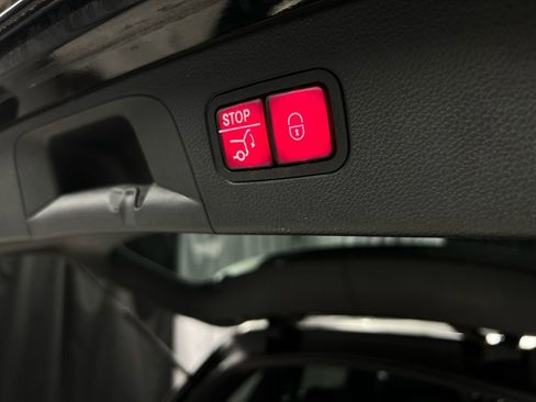 Used 2019 Mercedes-Benz GLC 300 4MATIC image 40