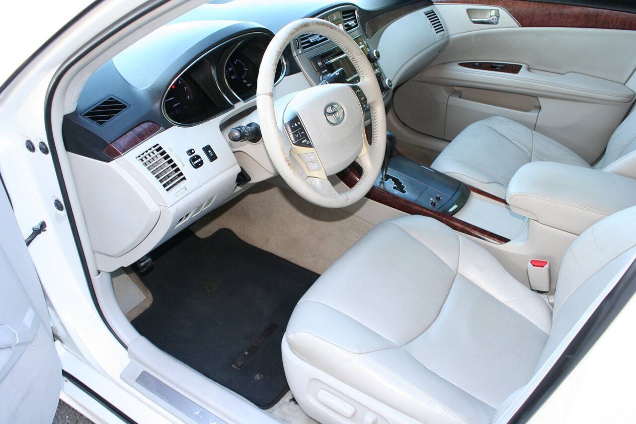 Used 2011 Toyota Avalon FWD image 12