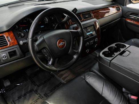 Used 2012 Chevrolet Avalanche LS image 10