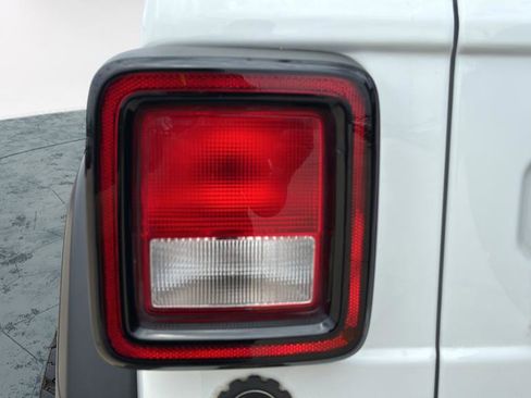 Used 2020 Jeep Wrangler Unlimited Sport S image 42