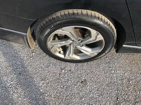 Used 2018 Honda Accord EX image 26