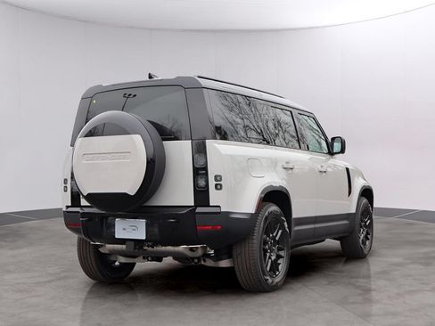 Used 2026 Land Rover Defender 110 S AWD/4WD image 5