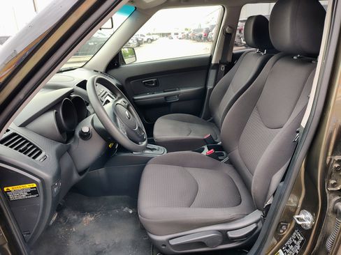 Used 2013 Kia Soul FWD image 10
