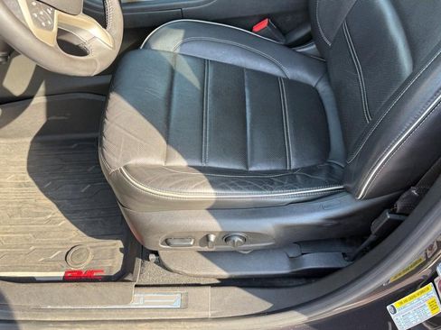 Used 2017 GMC Acadia Denali w/ Technology Package image 18