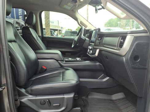 Certified 2024 Ford Expedition XLT AWD/4WD image 11