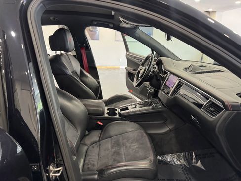 Used 2017 Porsche Macan GTS AWD/4WD image 20
