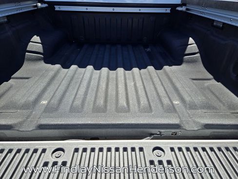 Used 2025 Nissan Frontier SV w/ SV Convenience Package image 14