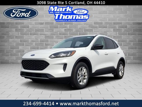 Used 2022 Ford Escape SE image 1
