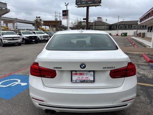 Used 2018 BMW 330i xDrive Sedan w/ Convenience Package image 6