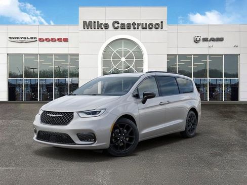 New 2026 Chrysler Pacifica Limited w/ S Appearance Package FWD image 2