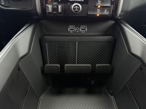 New 2026 RAM 1500 4x4 Crew Cab image 24