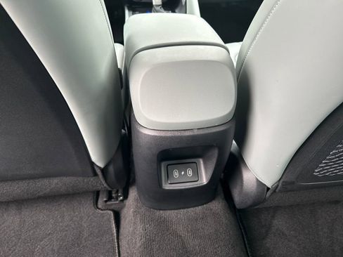 Certified 2025 Hyundai Elantra Limited image 27