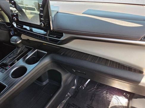 Certified 2023 Toyota Sienna Platinum FWD image 20