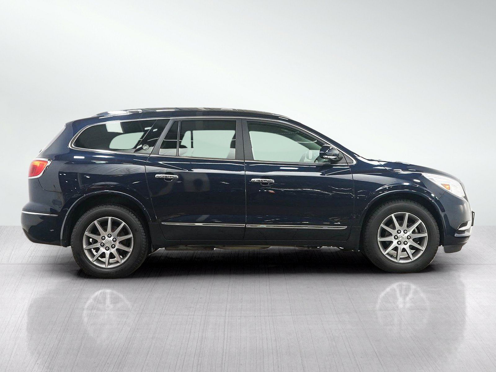 Used 2017 Buick Enclave Leather w/ Trailering Package AWD/4WD image 6