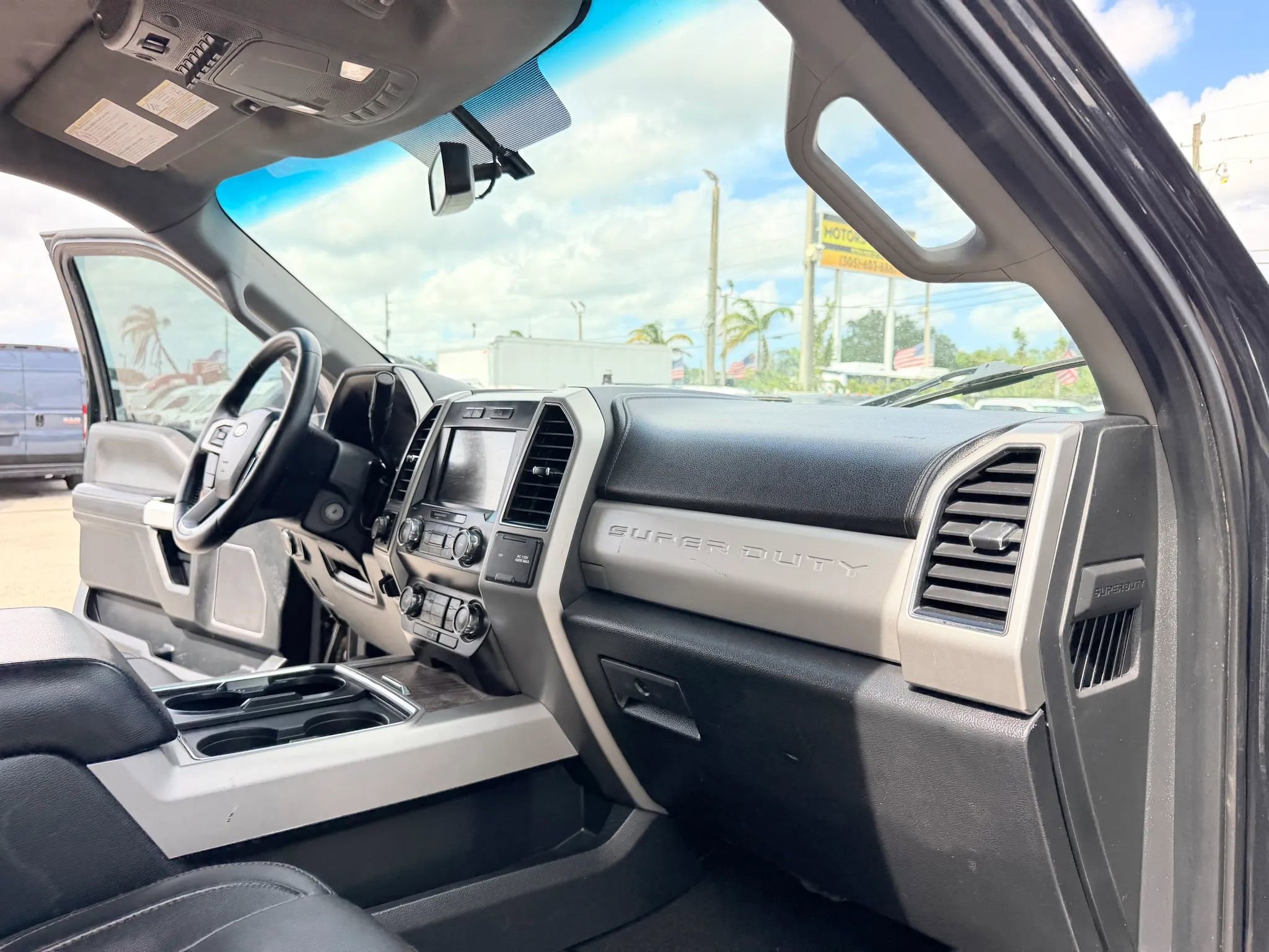 Used 2019 Ford F250 4x4 SuperCrew Lariat w/ Camper Package image 20