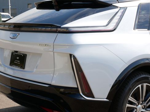 Used 2026 Cadillac Lyriq Luxury w/ LPO, Floor Liner Package image 15