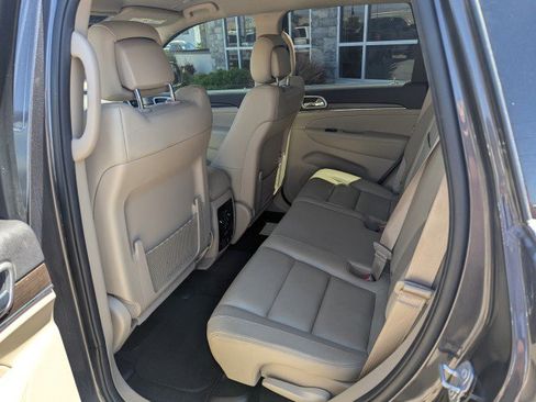 Used 2018 Jeep Grand Cherokee Limited AWD/4WD image 22